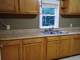 4000 Sunflower Ave For Rent! Call Or Text 989 572-2152. 500/mo in Louisville, KY (Photo 6 of 6)