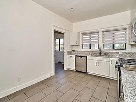 141 S Serrano Ave, Los Angeles in Los Angeles, CA (Photo 4 of 5)