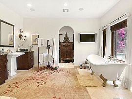 Beautiful House For Rent in Malibu, CA (Photo 11 of 12)