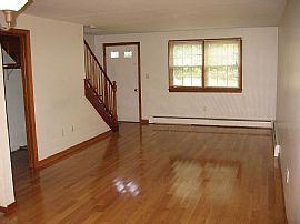 27 Carr St #b, Wallingford, Ct 06492 in Wallingford, CT (Photo 3 of 6)