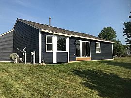 Well Remodeled 3bed 2bath in Sycamore, IL (Photo 2 of 12)