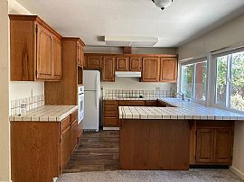 1094 Queen Anne Dr, San Jose, Ca in San Jose, CA (Photo 6 of 8)