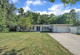 2200 Gary Dr, Twinsburg, Oh  in Twinsburg, OH