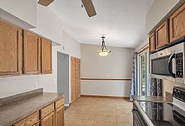 2200 Gary Dr, Twinsburg, Oh  in Twinsburg, OH (Photo 4 of 12)