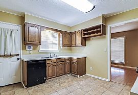 815 Rosedown Ln, Lafayette, La in Lafayette, LA (Photo 7 of 12)