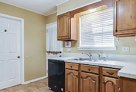 815 Rosedown Ln, Lafayette, La in Lafayette, LA (Photo 8 of 12)