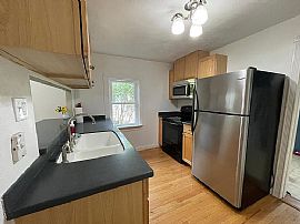 7019 University Ave, Middleton, Wi 53562 in Middleton, WI (Photo 11 of 12)