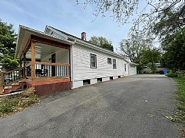 7019 University Ave, Middleton, Wi 53562 in Middleton, WI (Photo 12 of 12)