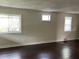 7019 University Ave, Middleton, Wi 53562 in Middleton, WI (Photo 2 of 12)