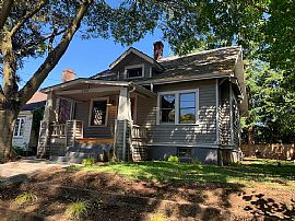 5616 N Omaha Ave, Portland, Or in Portland, OR (Photo 3 of 12)