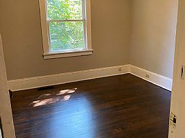 5616 N Omaha Ave, Portland, Or in Portland, OR (Photo 8 of 12)