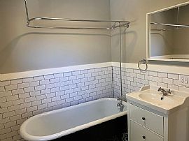 5616 N Omaha Ave, Portland, Or in Portland, OR (Photo 9 of 12)