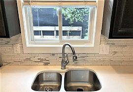 932 Ne Oneonta St, Portland, Or in Portland, OR (Photo 8 of 12)