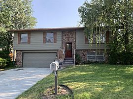 424 W Spring Creek Dr, Bozeman, Mt in Bozeman, MT (Photo 2 of 12)