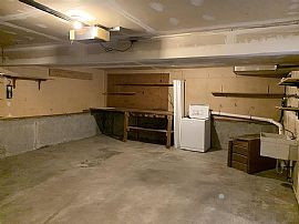 424 W Spring Creek Dr, Bozeman, Mt in Bozeman, MT (Photo 8 of 12)