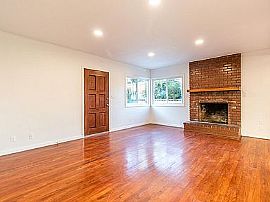 Beautiful House For Rent in Los Angeles, CA (Photo 10 of 11)