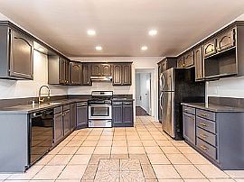 Beautiful House For Rent in Los Angeles, CA (Photo 2 of 11)