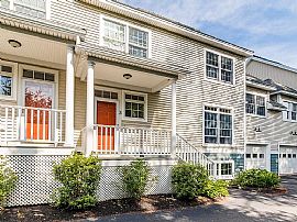 20 Holbrook St Unit 3, Freeport, Me 04032 Townhouse For Rent in Freeport, ME (Photo 11 of 12)