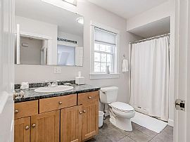 20 Holbrook St Unit 3, Freeport, Me 04032 Townhouse For Rent in Freeport, ME (Photo 5 of 12)