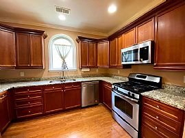 5020 Melrose Way, Hoover, Al 35226 in Hoover, AL (Photo 5 of 12)