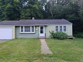 8 Jefferson Ave, Norwich, Ct 06360 in Norwich, CT