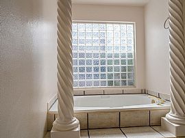 4362 Flagship Ct, Las Vegas, Nv 89121 in Las Vegas, NV (Photo 8 of 12)