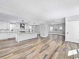 Beautiful Home For a Loving Family in Cleveland, OH (Photo 4 of 9)