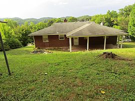  213 Powhatan Ave, Bluefield, Wv 24701 in Bluefield, WV