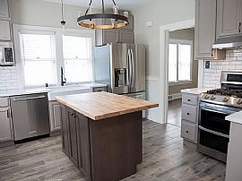 7611 5th Ave, Kenosha, Wi 53143 in Kenosha, WI (Photo 8 of 12)