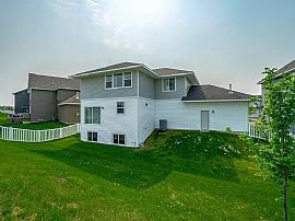 98 Heritage Blvd, Hudson, Wi 54016 in Hudson, WI (Photo 2 of 12)