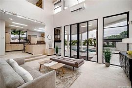 4-Bedroom, 4-Bathroom, 4,220 Square Feet in Honolulu, HI (Photo 7 of 9)