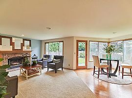 23612 Ne 25th Way, Sammamish, Wa 98074 House For Rent in Sammamish, WA (Photo 11 of 12)
