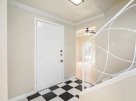 3 Beds Lovely Beautiful Available For Rent in Dallas, TX (Photo 3 of 12)