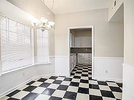 3 Beds Lovely Beautiful Available For Rent in Dallas, TX (Photo 7 of 12)