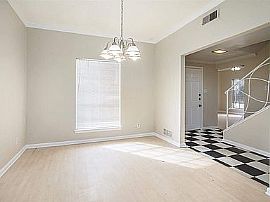 3 Beds Lovely Beautiful Available For Rent in Dallas, TX (Photo 8 of 12)