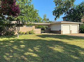 3 Beds Lovely Beautiful Available For Rent in Dallas, TX