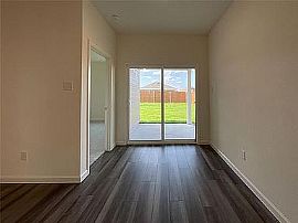 3 Beds Lovely Beautiful Available For Rent in Dallas, TX (Photo 11 of 12)