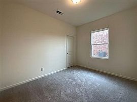3 Beds Lovely Beautiful Available For Rent in Dallas, TX (Photo 5 of 12)
