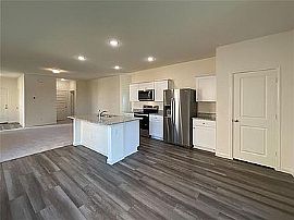 3 Beds Lovely Beautiful Available For Rent in Dallas, TX (Photo 7 of 12)