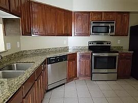 3 Beds Lovely Beautiful Available For Rent in Houston, TX (Photo 4 of 12)