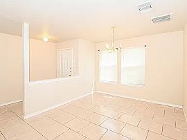 Charming 3 Bedrooms in San Antonio, TX (Photo 10 of 12)