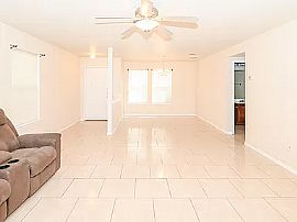 Charming 3 Bedrooms in San Antonio, TX (Photo 3 of 12)