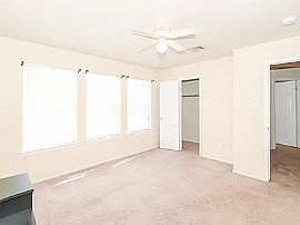 Charming 3 Bedrooms in San Antonio, TX (Photo 9 of 12)