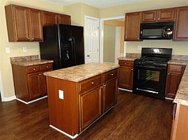 Kim 4beds Home in Marietta, GA (Photo 6 of 12)