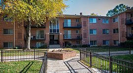 Apartment in Capitol Heights, MD (Photo 2 of 8)