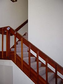 Lake Oswego townhouse in Lake Grove, OR (Photo 3 of 4)