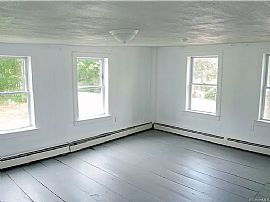 172 Halls Hill Rd, Killingly, Ct 06239 in Killingly, CT (Photo 4 of 5)