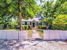 17 Penn Ave, Charleston, Sc in Charleston, SC (Photo 2 of 12)