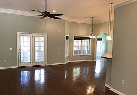 7547 Hawks Cir, Hanahan, Sc in Hanahan, SC (Photo 3 of 12)