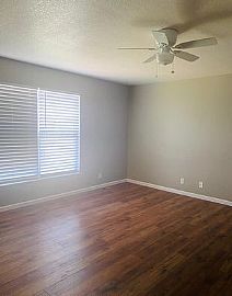 Delightful 3 Bedroom 2.5 Bath Available For Rent in Junction City, KS (Photo 4 of 7)